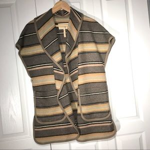 Aritzia - Wilfred Free Shrug - Size S